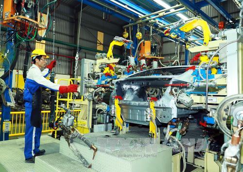 Thu hẹp khoảng cách chi phí sản xuất ô tô trong nước và khu vực